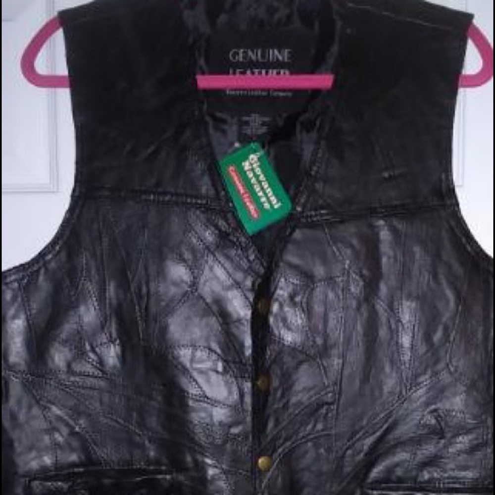 Men's buffalo leather vest.  Size L.